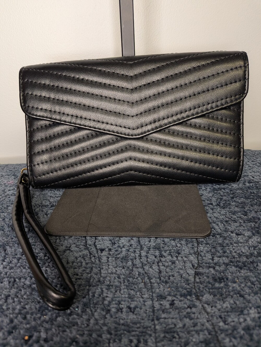 Black Chevron Quilted Wristlet Clutch – Versatile Organizer Wallet